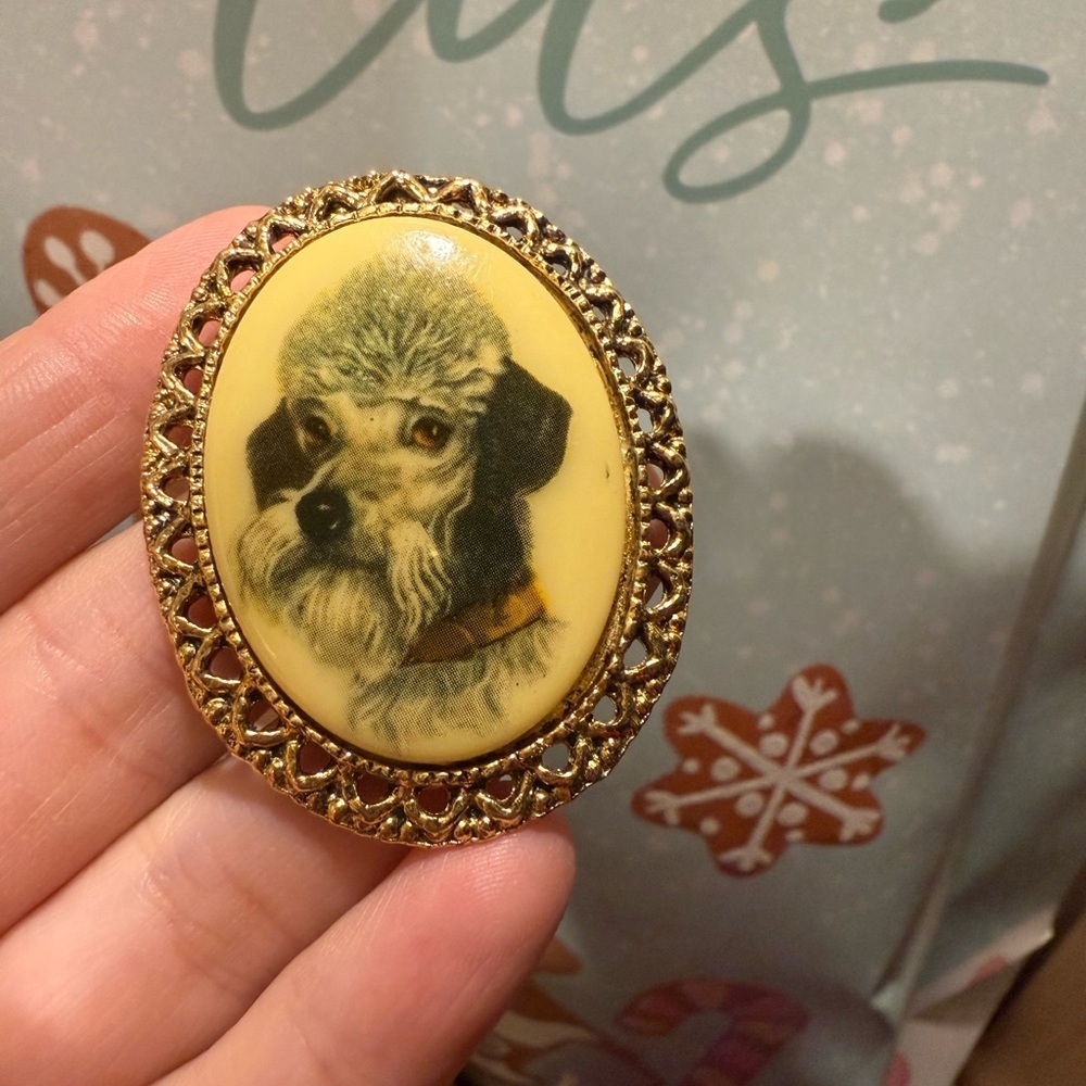 Vintage Victorian Dog Brooch With Gold Frame